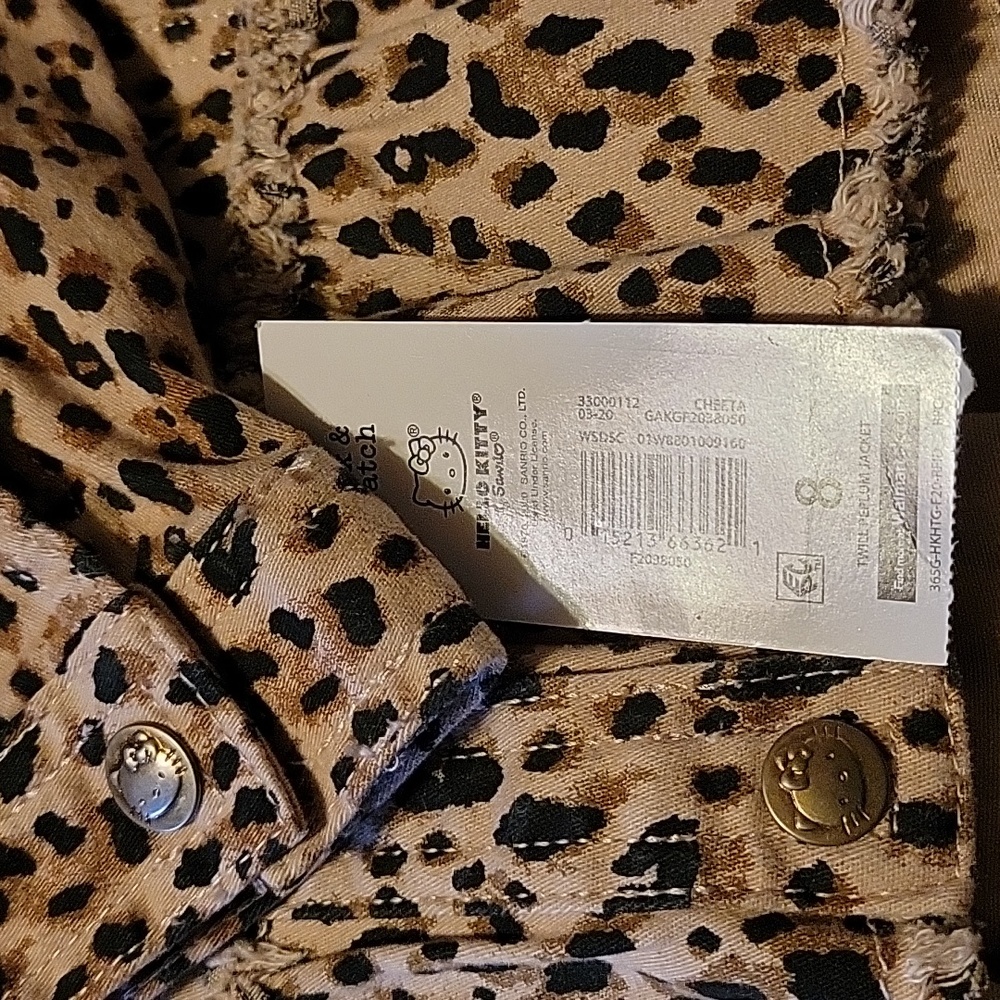 Hello Kitty jacket - Picture 3 of 4